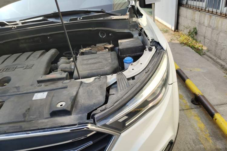 Used Bestune X40 2019 1.6L Automatic Connected Smart Cool Version China V Emission Standard Engine Bay Left