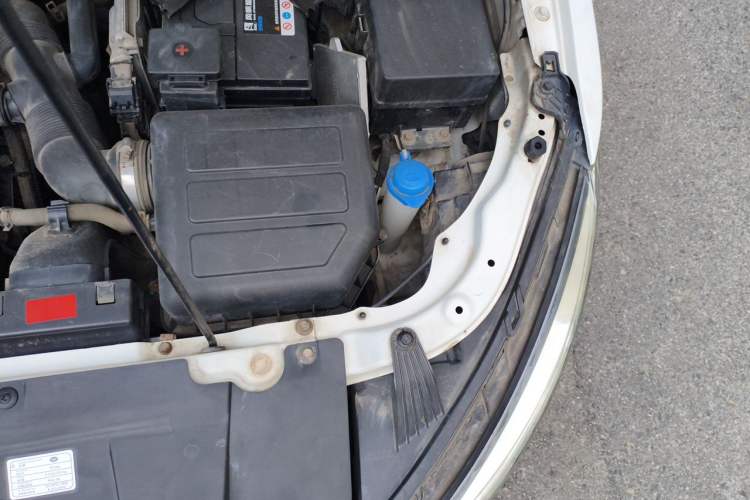 Used Bestune X40 2019 1.6L Automatic Luxury Version China V Emission Standard Engine Bay Left