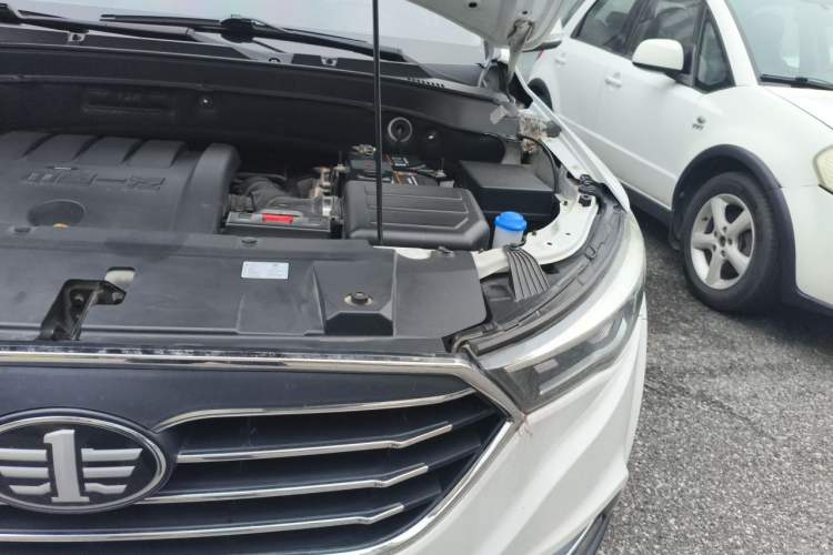 Used Bestune X40 2019 1.6L Automatic Luxury Version China V Emission Standard Engine Bay Left