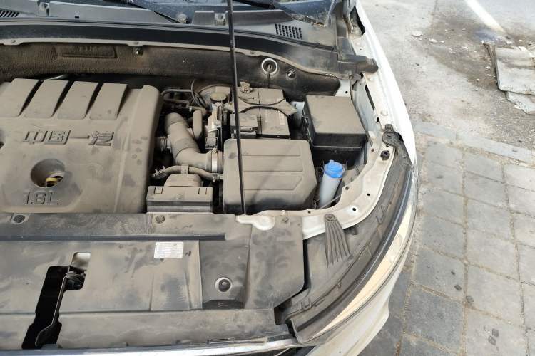 Used Bestune X40 2019 1.6L Automatic Luxury Version China V Emission Standard Engine Bay Left
