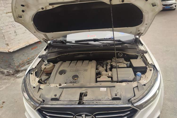 Used Bestune X40 2019 1.6L Automatic Luxury Version China V Emission Standard Engine Bay