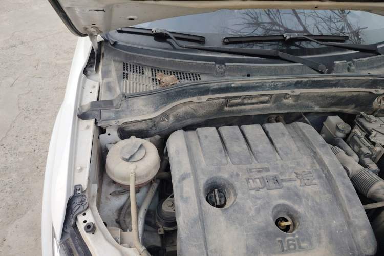 Used Bestune X40 2019 1.6L Manual Luxury Edition China VI Engine Bay Right