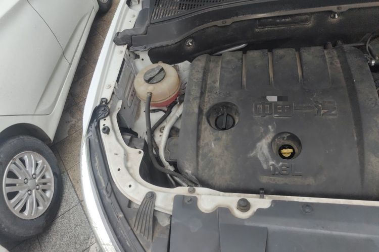 Used Bestune X40 2019 1.6L Automatic Luxury Version China V Emission Standard Engine Bay Right