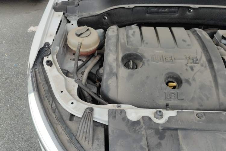 Used Bestune X40 2019 1.6L Automatic Luxury Version China V Emission Standard Engine Bay Right