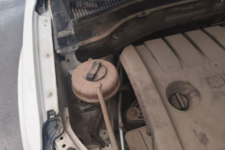 Used Bestune X40 2019 1.6L Automatic Luxury Edition China VI Engine Bay Right