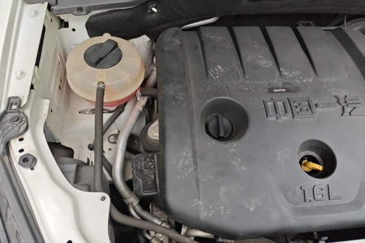 Used Bestune X40 2019 1.6L Automatic Connected Smart Cool Version China V Emission Standard Engine Bay Right