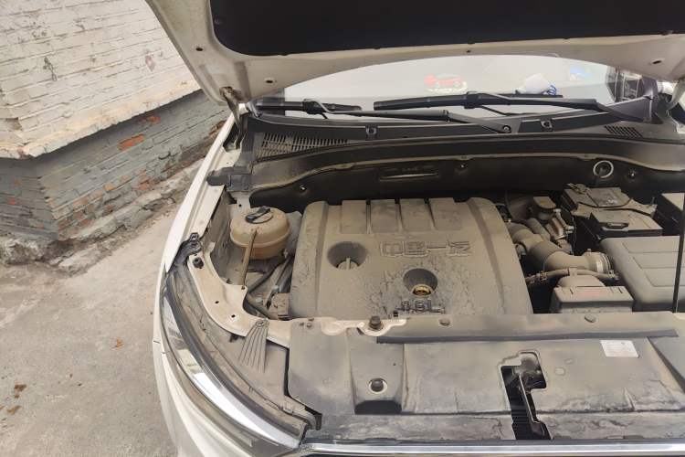 Used Bestune X40 2019 1.6L Automatic Luxury Version China V Emission Standard Engine Bay Right