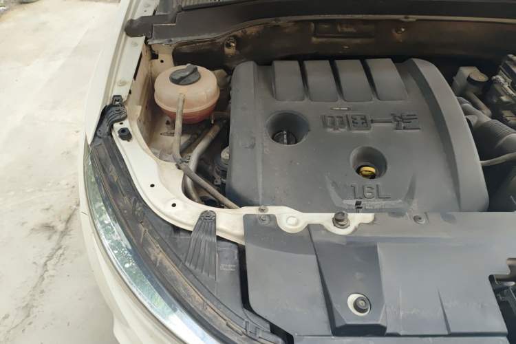 Used Bestune X40 2019 1.6L Manual Luxury Edition China VI Engine Bay Right