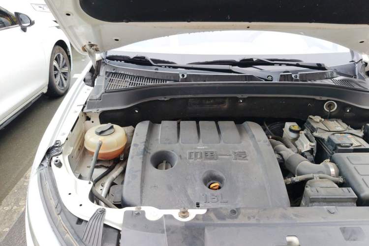 Used Bestune X40 2019 1.6L Automatic Luxury Version China V Emission Standard Engine Bay Right