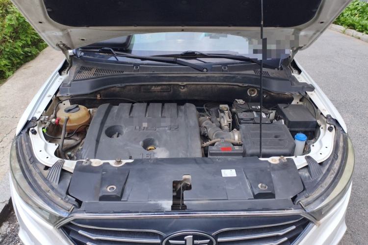 Used Bestune X40 2019 1.6L Automatic Luxury Version China V Emission Standard Engine Bay