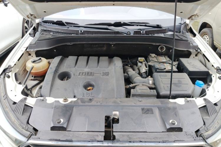 Used Bestune X40 2019 1.6L Automatic Luxury Version China V Emission Standard Engine Bay
