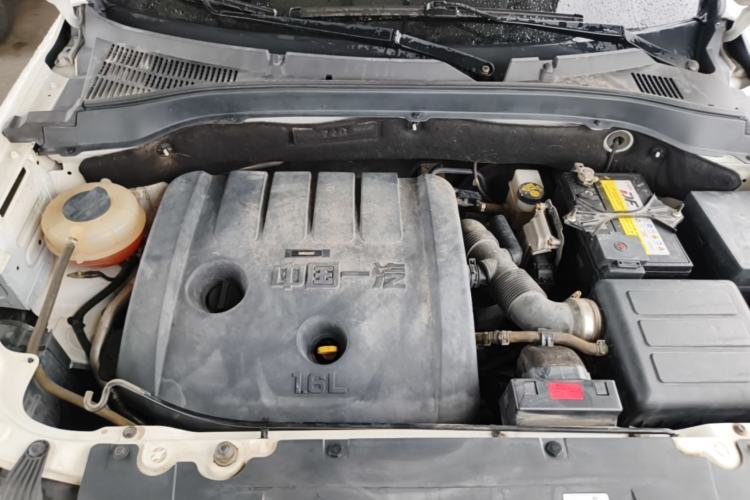 Used Bestune X40 2019 1.6L Automatic Luxury Version China V Emission Standard Engine Bay