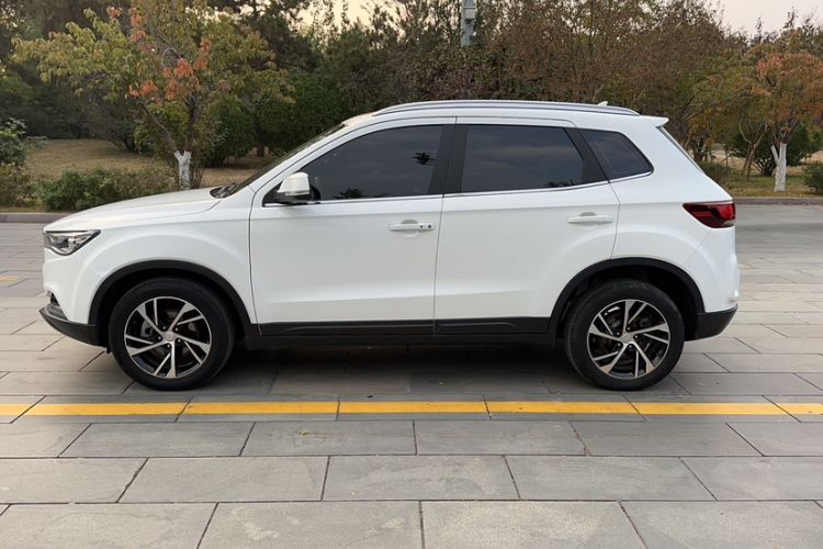 Used Bestune X40 2019 1.6L Automatic Luxury Version China V Emission Standard Exterior 3