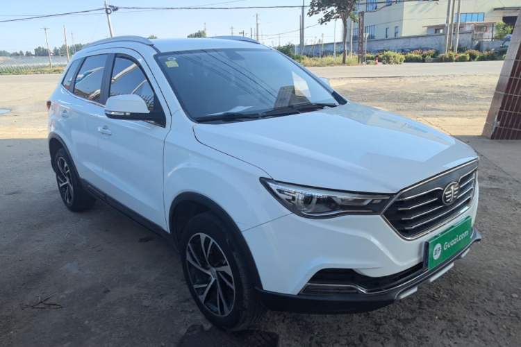 Used Bestune X40 2019 1.6L Manual Comfort Version China V Emission Standard Front Right 45 Deg