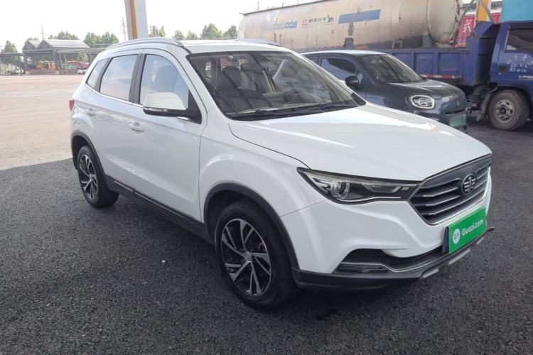 Used Bestune X40 2019 1.6L Automatic Luxury Version China V Emission Standard Front Right 45 Deg