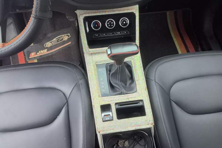 Used Bestune X40 2019 1.6L Automatic Luxury Version China V Emission Standard Gear Lever