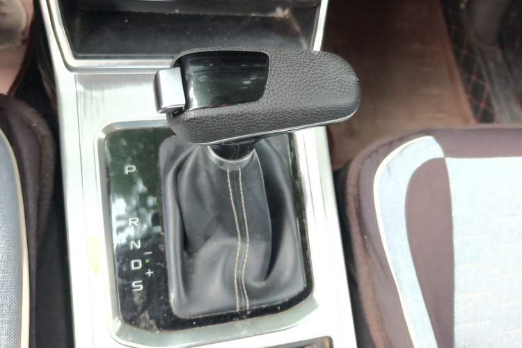 Used Bestune X40 2019 1.6L Automatic Luxury Version China V Emission Standard Gear Lever