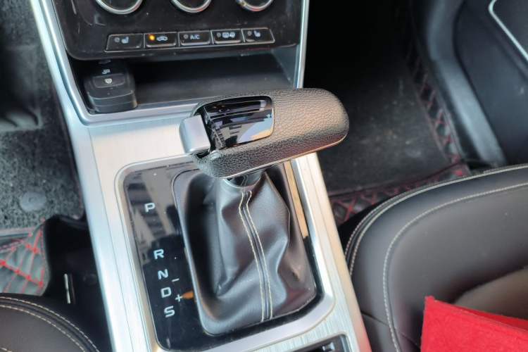 Used Bestune X40 2019 1.6L Automatic Luxury Version China V Emission Standard Gear Lever