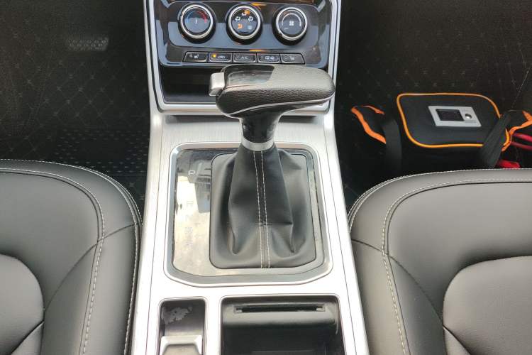 Used Bestune X40 2019 1.6L Automatic Luxury Edition China VI Gear Lever