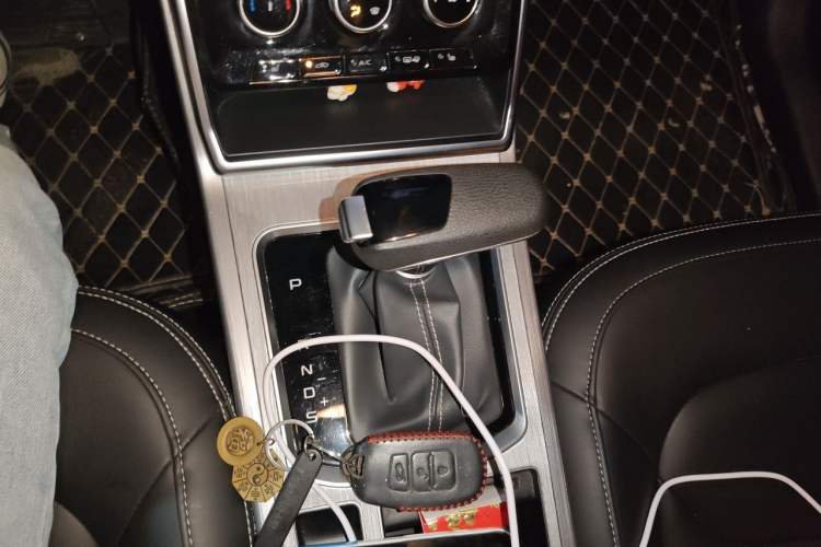 Used Bestune X40 2019 1.6L Automatic Connected Smart Cool Version China V Emission Standard Gear Lever