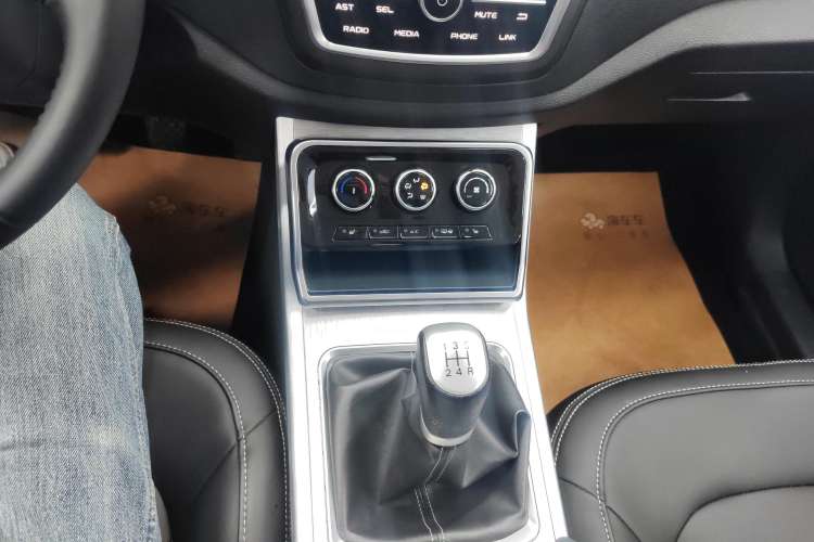 Used Bestune X40 2019 1.6L Manual Luxury Edition China V Gear Lever