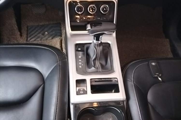 Used Bestune X40 2019 1.6L Automatic Luxury Edition China VI Gear Lever