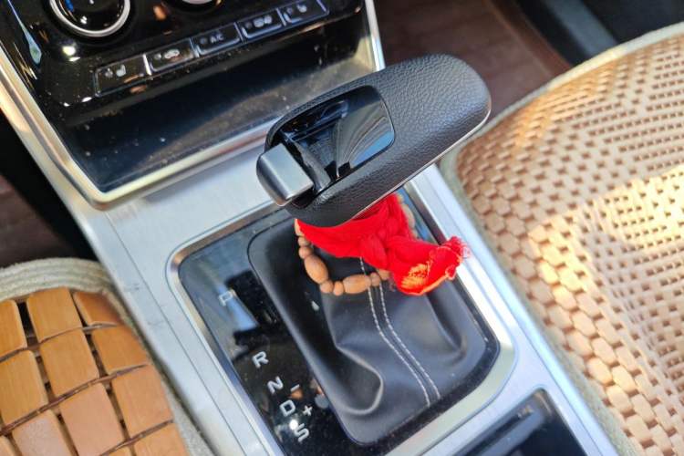 Used Bestune X40 2019 1.6L Automatic Luxury Version China V Emission Standard Gear Lever