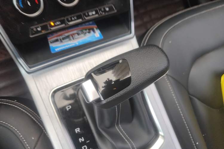 Used Bestune X40 2019 1.6L Automatic Luxury Version China V Emission Standard Gear Lever