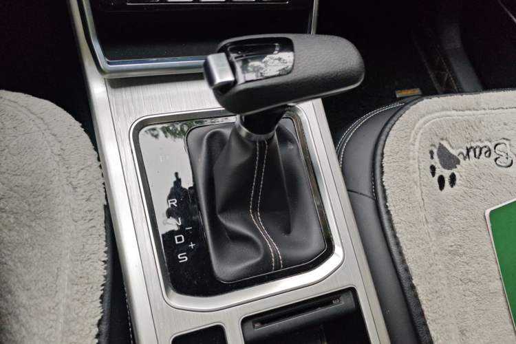 Used Bestune X40 2019 1.6L Automatic Connected Smart Cool Version China V Emission Standard Gear Lever