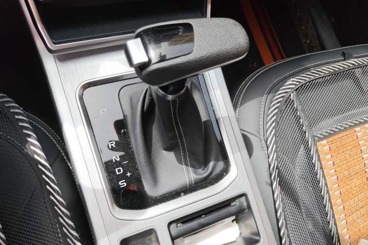 Used Bestune X40 2019 1.6L Automatic Luxury Edition China VI Gear Lever