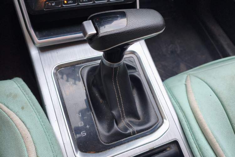 Used Bestune X40 2019 1.6L Automatic Luxury Version China V Emission Standard Gear Lever