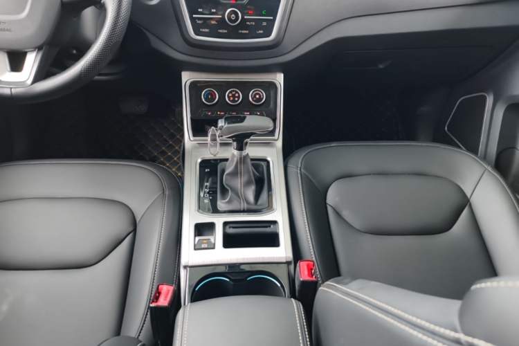 Used Bestune X40 2019 1.6L Automatic Luxury Version China V Emission Standard Gear Lever