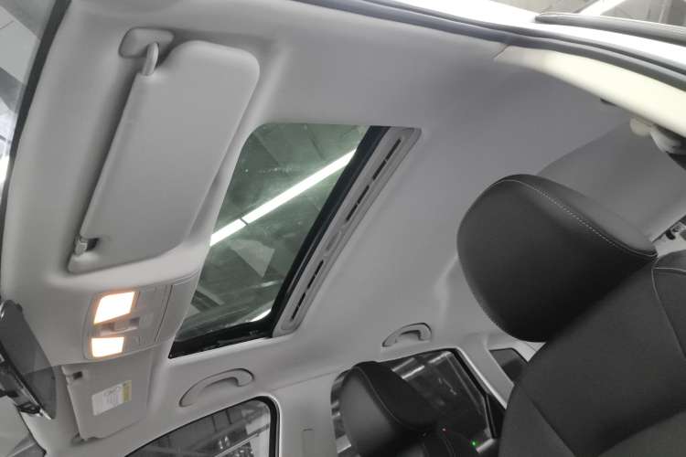 Used Bestune X40 2019 1.6L Automatic Connected Smart Cool Version China V Emission Standard Headliner