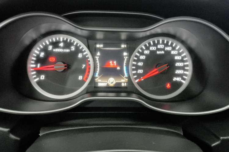 Used Bestune X40 2019 1.6L Automatic Connected Smart Cool Version China V Emission Standard Instrument Cluster