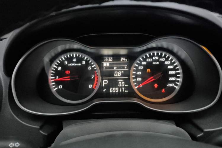 Used Bestune X40 2019 1.6L Automatic Luxury Version China V Emission Standard Instrument Cluster