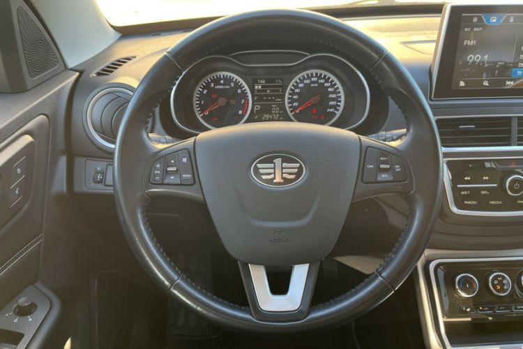 Used Bestune X40 2019 1.6L Automatic Luxury Version China V Emission Standard Interior 1