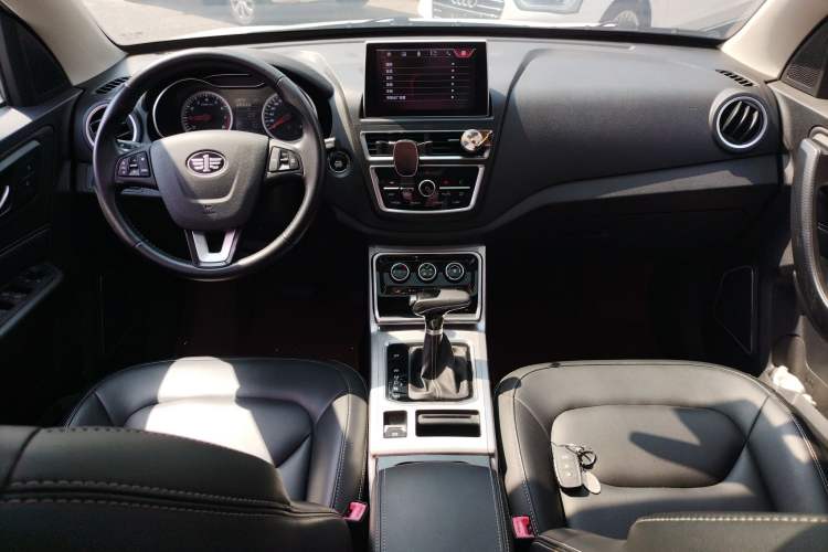 Used Bestune X40 2019 1.6L Automatic Luxury Version China V Emission Standard Interior 2