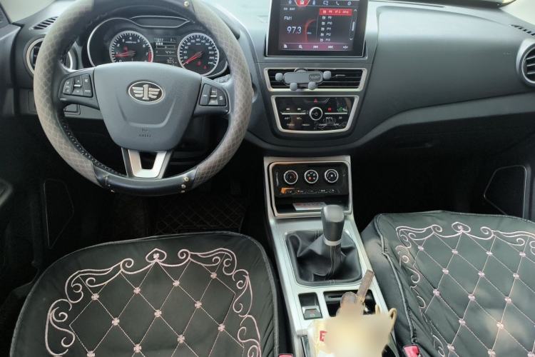 Used Bestune X40 2019 1.6L Manual Luxury Edition China VI Interior 2