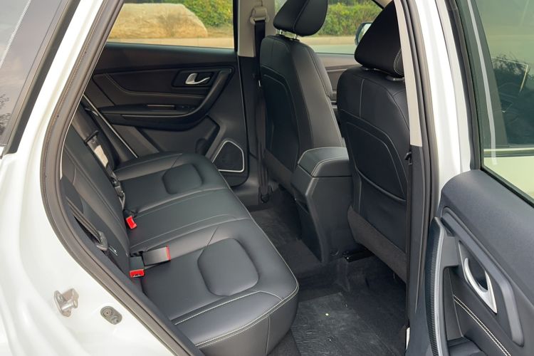 Used Bestune X40 2019 1.6L Automatic Connected Smart Cool Version China V Emission Standard Interior 3