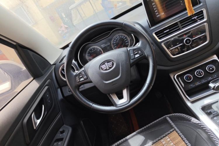 Used Bestune X40 2019 1.6L Automatic Luxury Edition China VI Interior 3