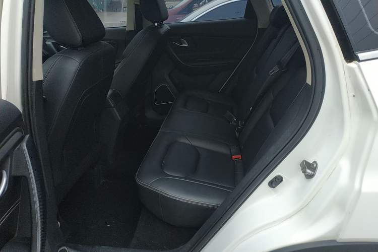 Used Bestune X40 2019 1.6L Automatic Luxury Edition China VI Interior 4