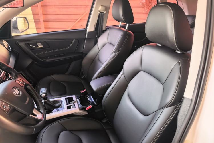 Used Bestune X40 2019 1.6L Automatic Luxury Edition China VI Interior 4