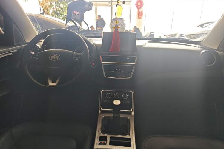 Used Bestune X40 2019 1.6L Manual Luxury Edition China VI Interior 4