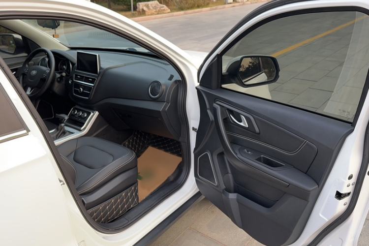 Used Bestune X40 2019 1.6L Automatic Luxury Version China V Emission Standard Interior 5