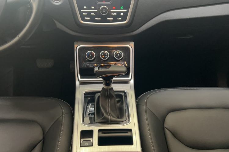 Used Bestune X40 2019 1.6L Automatic Connected Smart Cool Version China V Emission Standard Interior 7