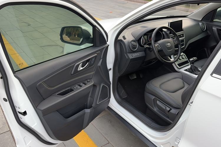 Used Bestune X40 2019 1.6L Automatic Connected Smart Cool Version China V Emission Standard Interior 7