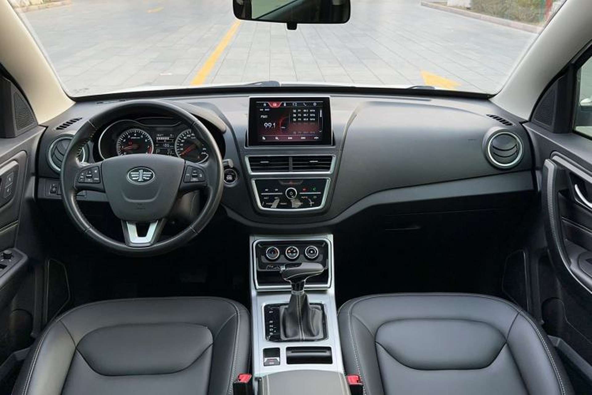 Used Bestune X40 2019 1.6L Automatic Connected Smart Cool Version China V Emission Standard Interior 8