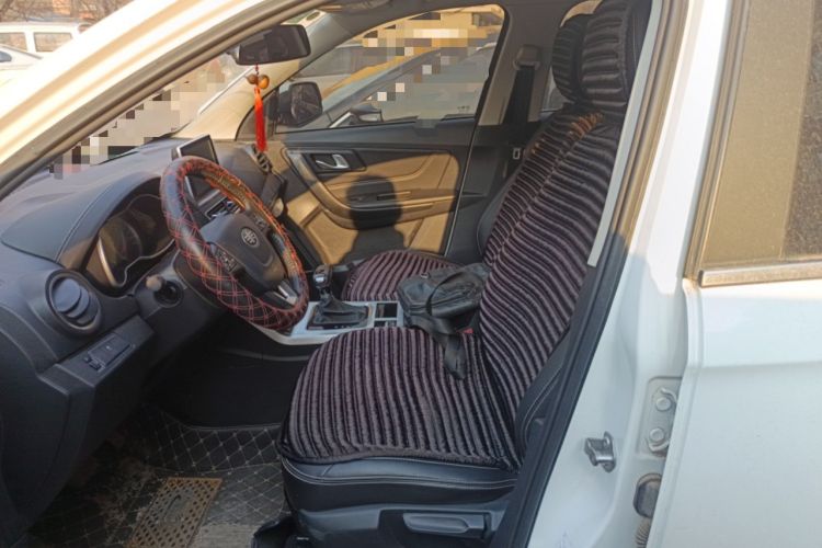 Used Bestune X40 2019 1.6L Automatic Luxury Edition China VI Left Front Seat