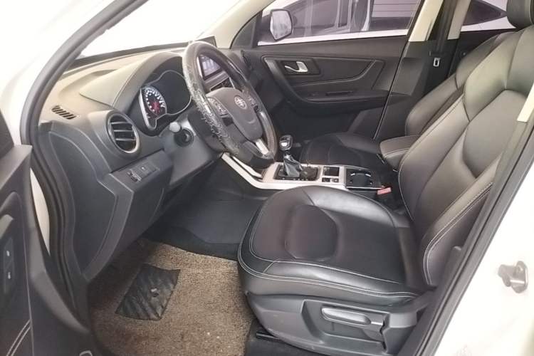 Used Bestune X40 2019 1.6L Automatic Luxury Edition China VI Left Front Seat