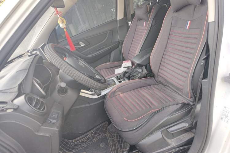 Used Bestune X40 2019 1.6L Automatic Luxury Edition China VI Left Front Seat